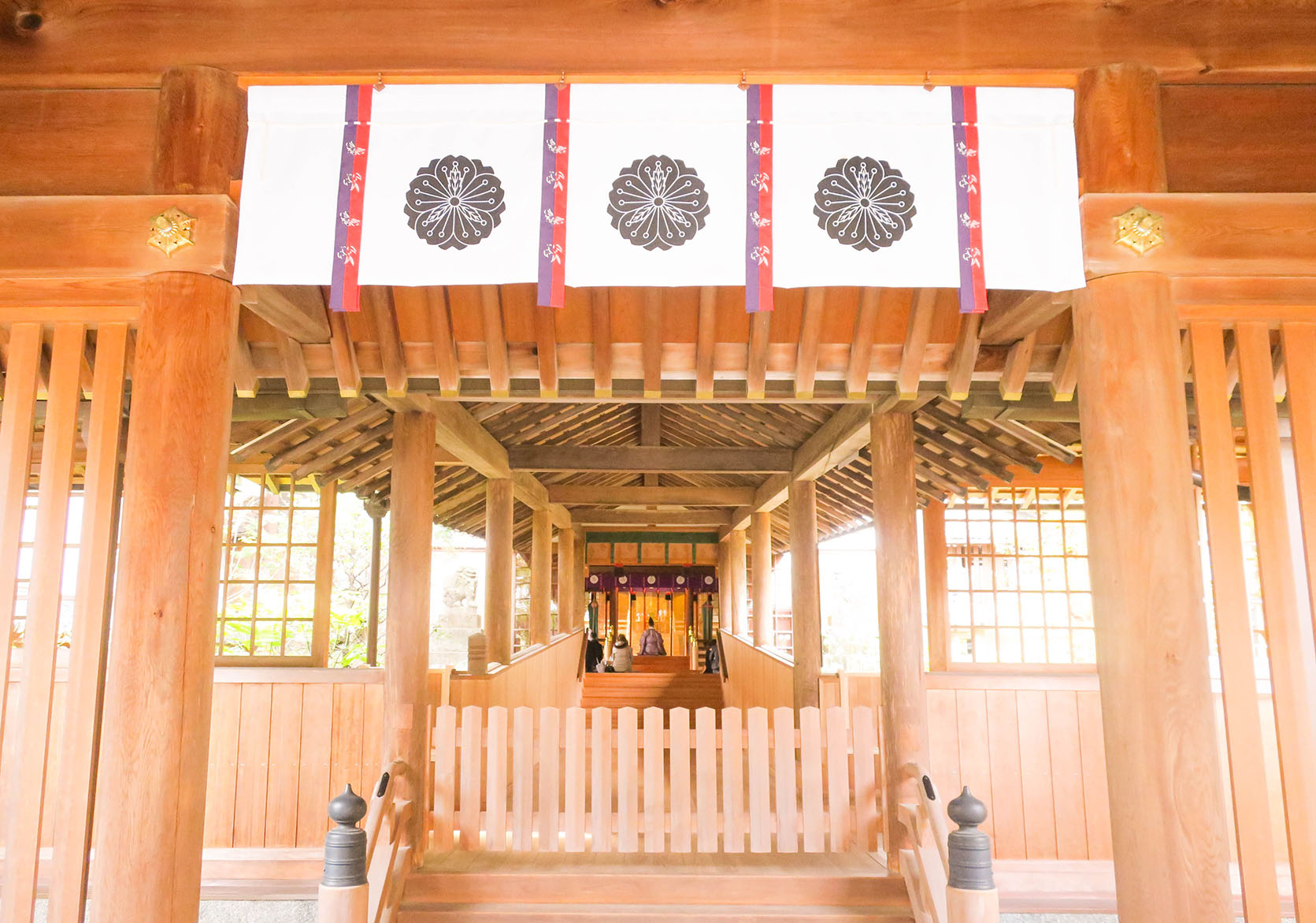 塩竃神社の中